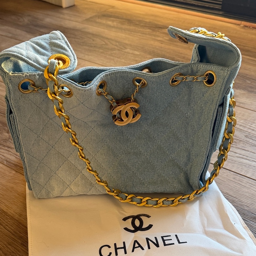 Chanel 25 Light Blue denim Jean Quilted Bag with Gold Chain look a like - Picture 2 of 9